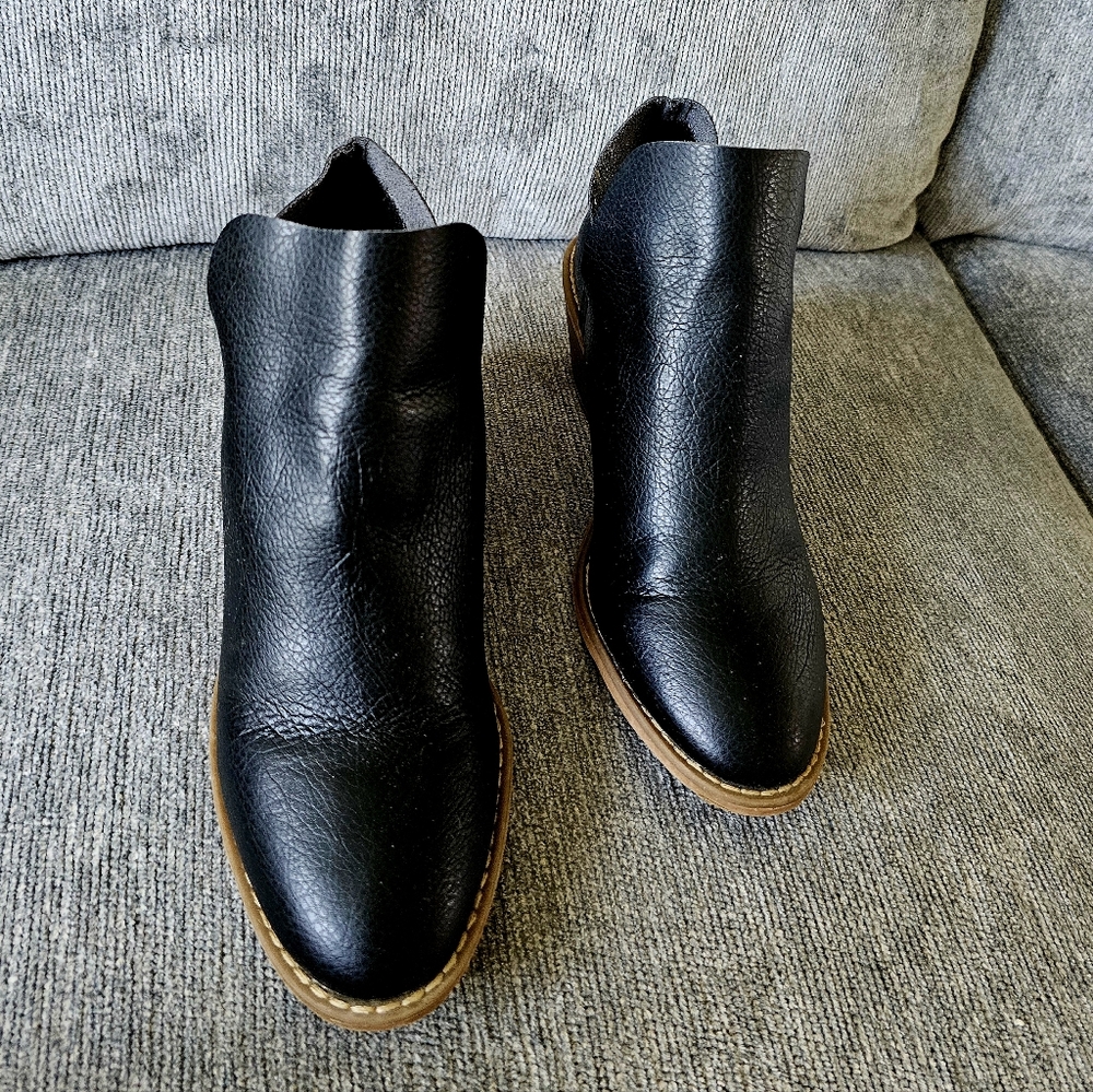 Universal Thread Goode Co. Booties - Picture 4 of 4